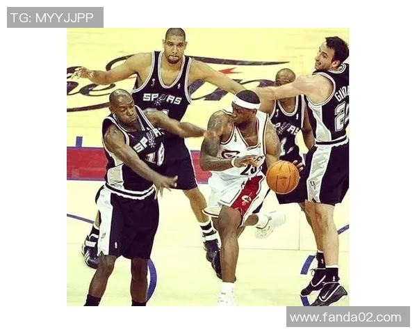 重磅专题：杭州篮球队如何通过包夹战术实现战术革新与团队协作提升